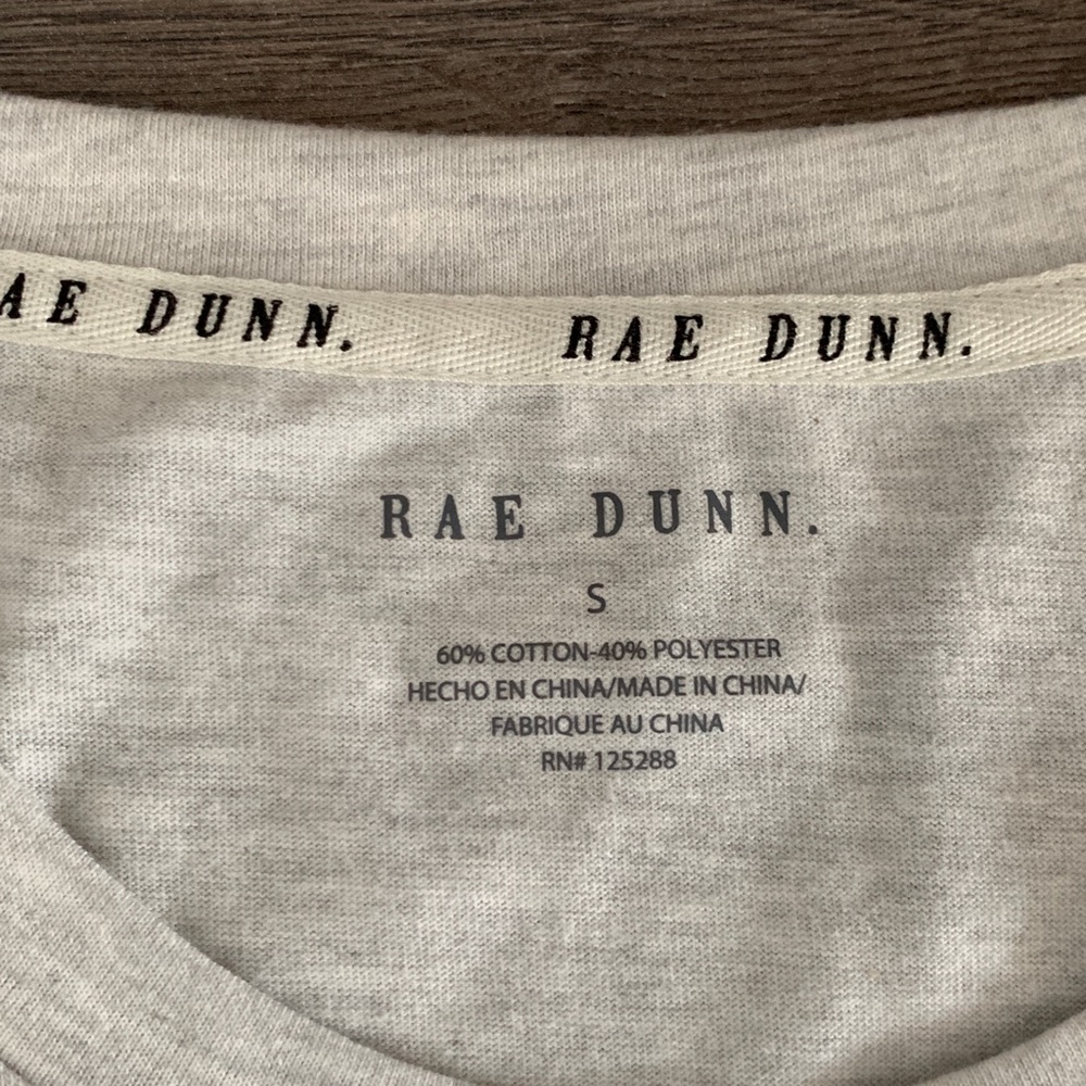 NWT Rae Dunn Gray 'Boss Lady' Top - Picture 4 of 4